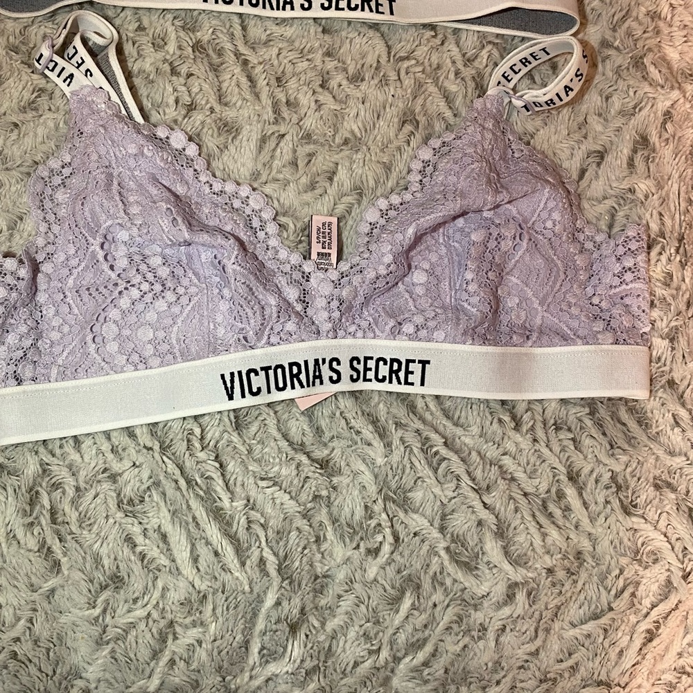 Two Lace Victoria Secret Bras - Picture 5 of 6